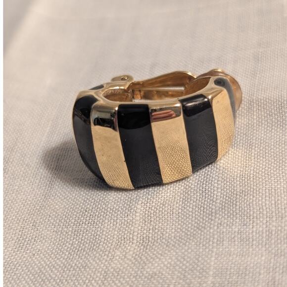 Three Vintage Designer Single Earrings Givenchy, Lucien Piccard, St. John - Picture 7 of 8